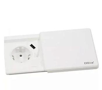 Фото товара: EVOLINE Square80, блок розеток с Qi-зарядкой,1 эл. розетка, 1 разъем RJ45, 1 USB зарядка, белый